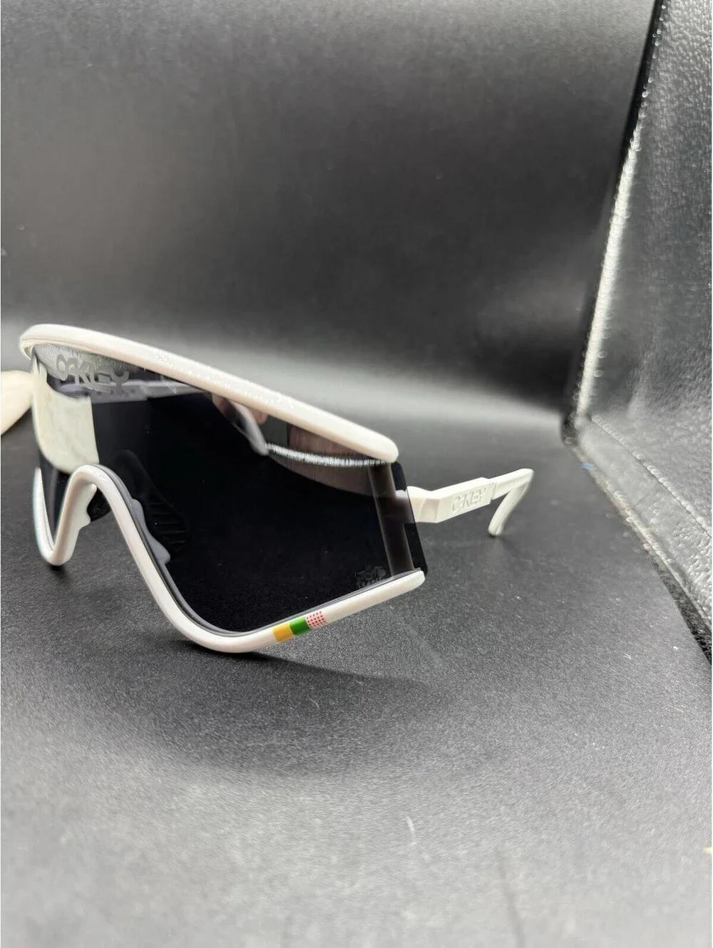 Oakley eyeshade tour